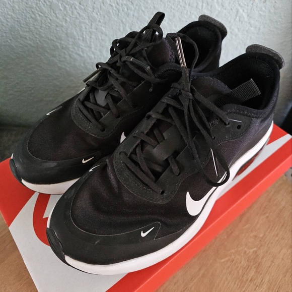 Nike | Air Max Dia Sneakers - Picture 2 of 10